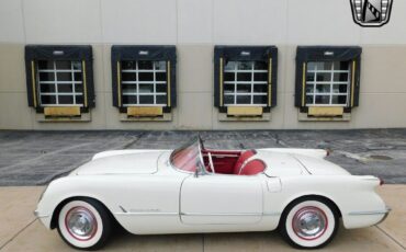 Chevrolet-Corvette-Coupe-1954-White-Red-130022-2