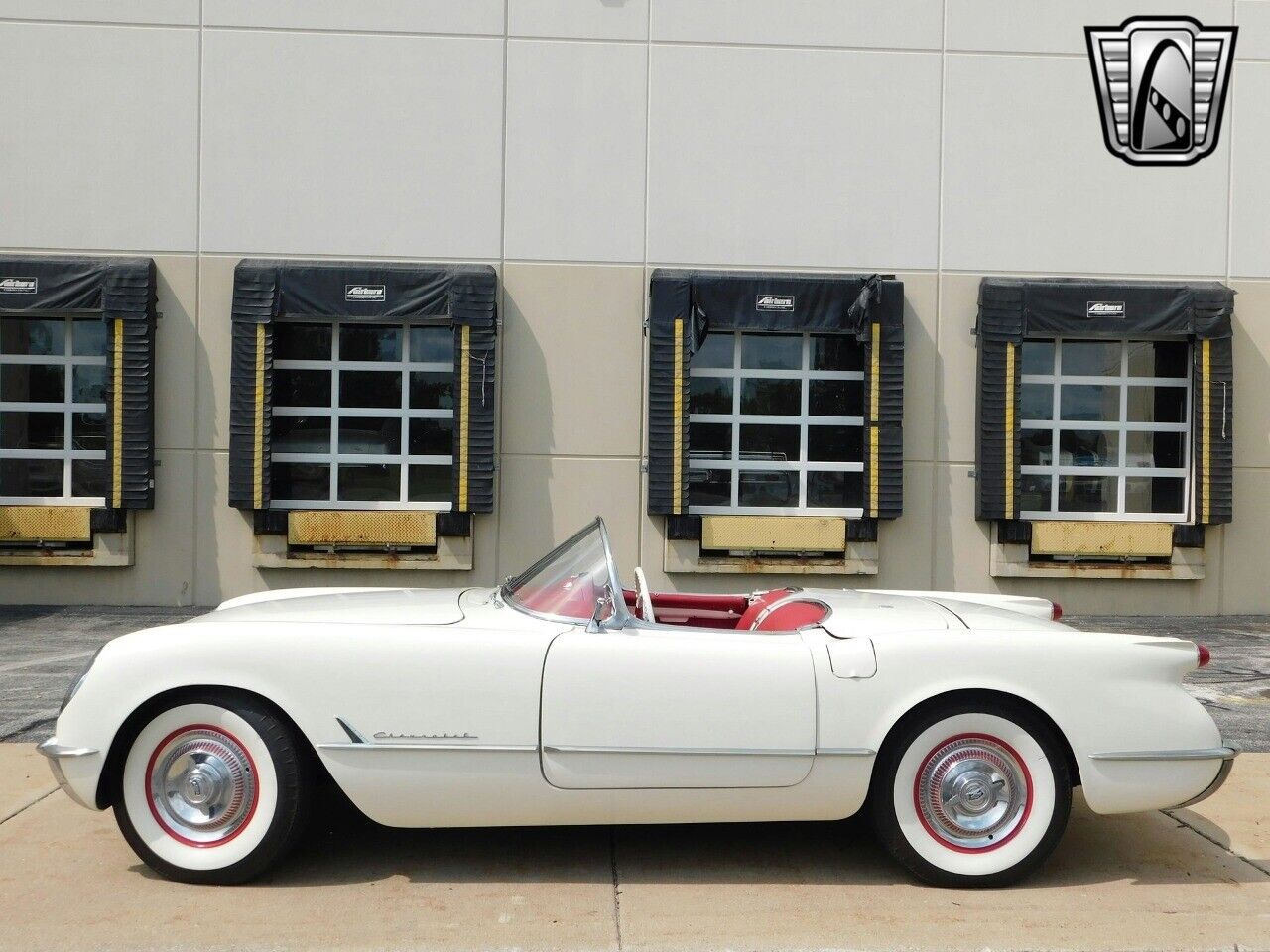 Chevrolet-Corvette-Coupe-1954-White-Red-130022-6