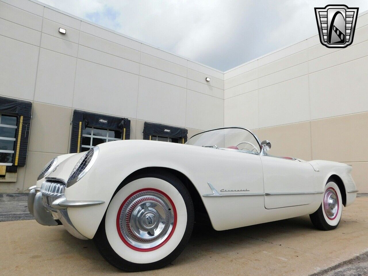 Chevrolet-Corvette-Coupe-1954-White-Red-130022-8