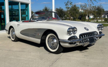 Chevrolet-Corvette-Coupe-1959-White-Red-24224-2