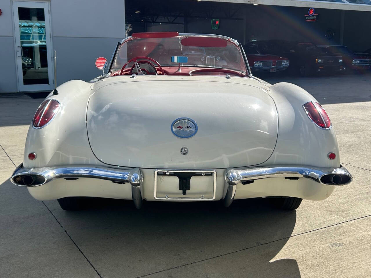 Chevrolet-Corvette-Coupe-1959-White-Red-24224-5