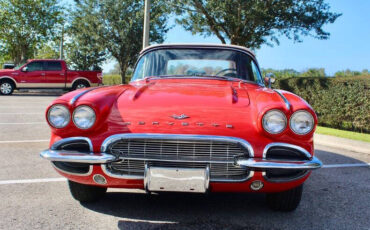 Chevrolet-Corvette-Coupe-1961-Red-Black-83831-10