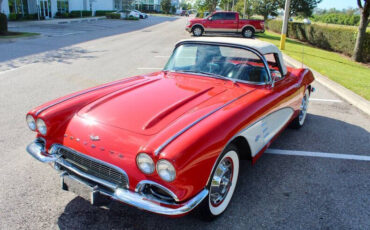 Chevrolet-Corvette-Coupe-1961-Red-Black-83831-8