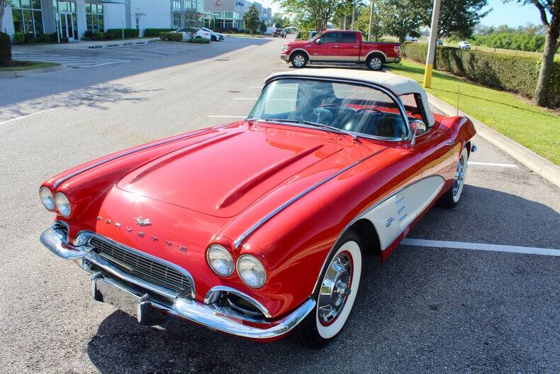 Chevrolet-Corvette-Coupe-1961-Red-Black-83831-8