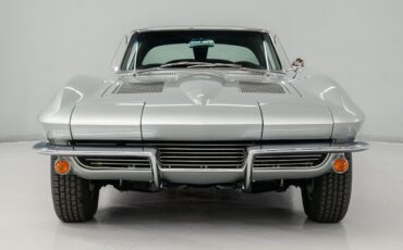 Chevrolet-Corvette-Coupe-1963-Silver-Blue-114965-4