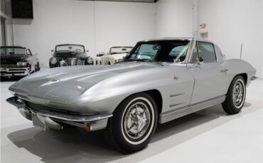 Chevrolet-Corvette-Coupe-1963-Silver-Blue-128471-1