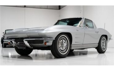 Chevrolet-Corvette-Coupe-1963-Silver-Blue-128471-10