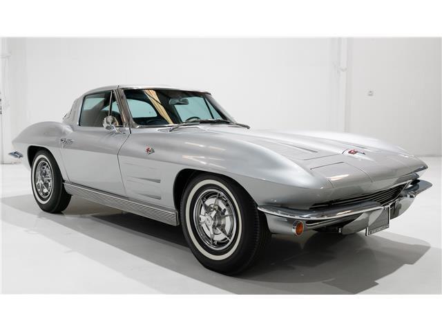 Chevrolet-Corvette-Coupe-1963-Silver-Blue-128471-3