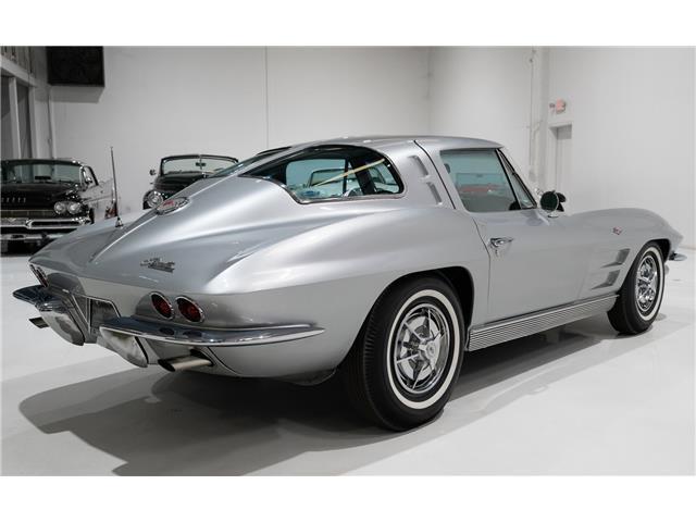 Chevrolet-Corvette-Coupe-1963-Silver-Blue-128471-5