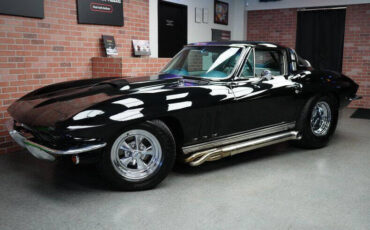 Chevrolet-Corvette-Coupe-1965-Black-White-61221-1