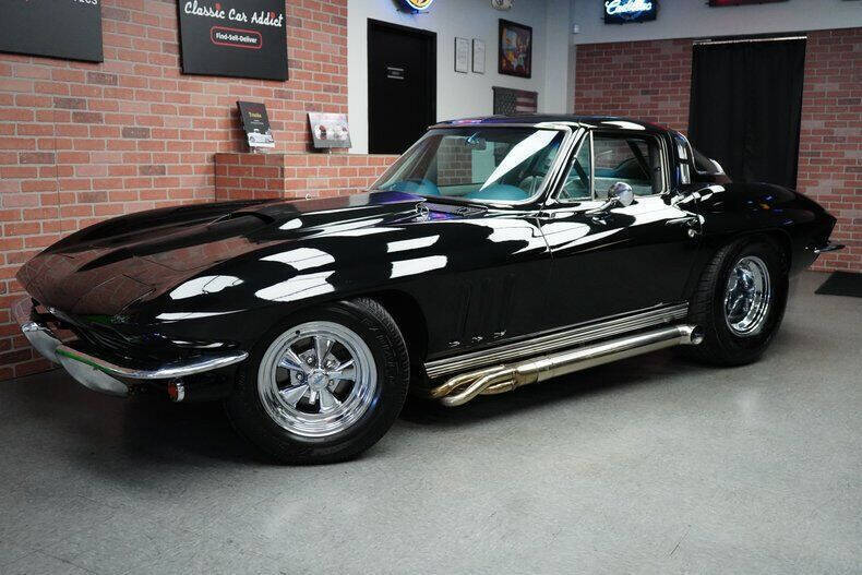 Chevrolet-Corvette-Coupe-1965-Black-White-61221-1