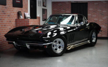 Chevrolet-Corvette-Coupe-1965-Black-White-61221-3