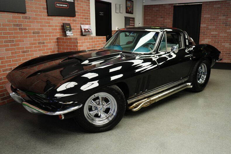 Chevrolet-Corvette-Coupe-1965-Black-White-61221-5