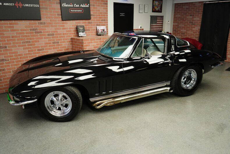 Chevrolet-Corvette-Coupe-1965-Black-White-61221-6