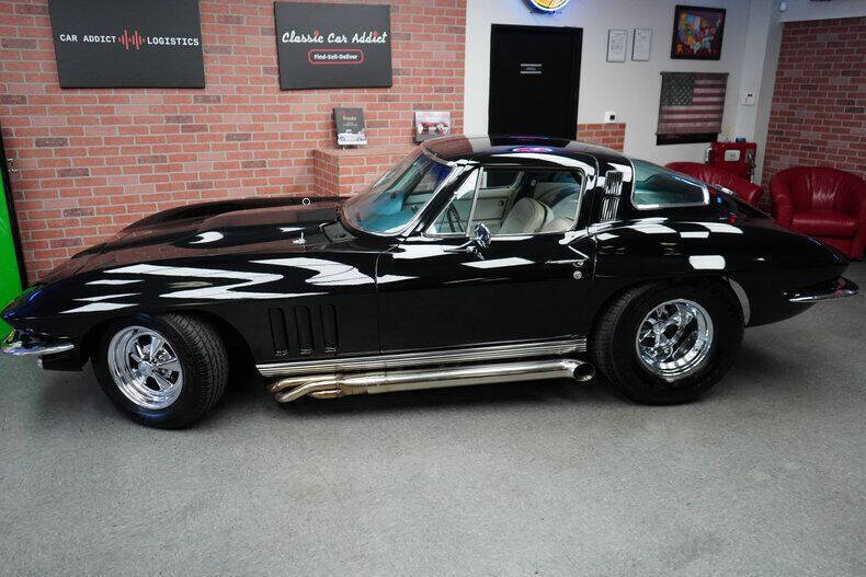 Chevrolet-Corvette-Coupe-1965-Black-White-61221-7