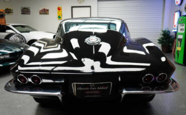 Chevrolet-Corvette-Coupe-1965-Black-White-61221-9