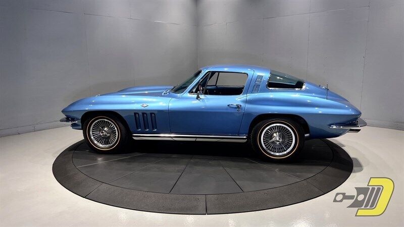 Chevrolet-Corvette-Coupe-1965-Blue-Blue-148253-2