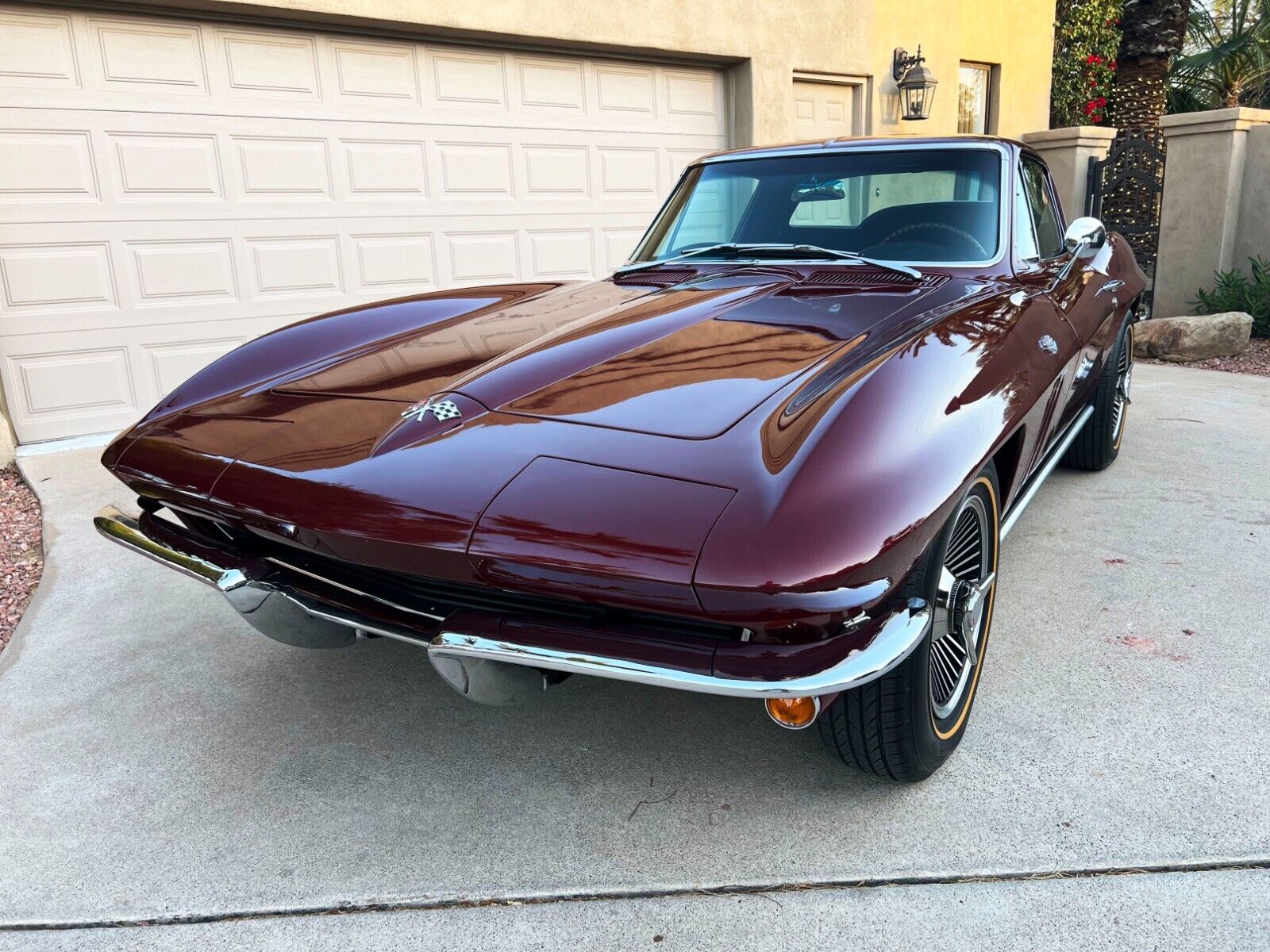 Chevrolet-Corvette-Coupe-1965-Burgundy-Black-131649-1