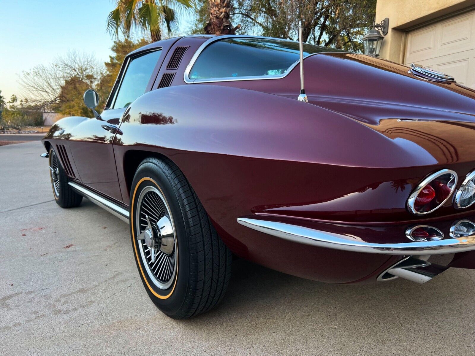 Chevrolet-Corvette-Coupe-1965-Burgundy-Black-131649-8