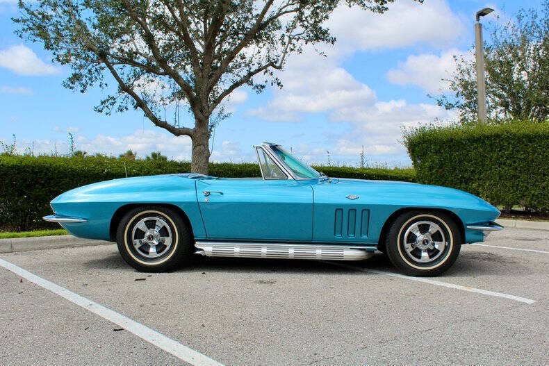 Chevrolet-Corvette-Coupe-1966-Blue-Blue-145232-1