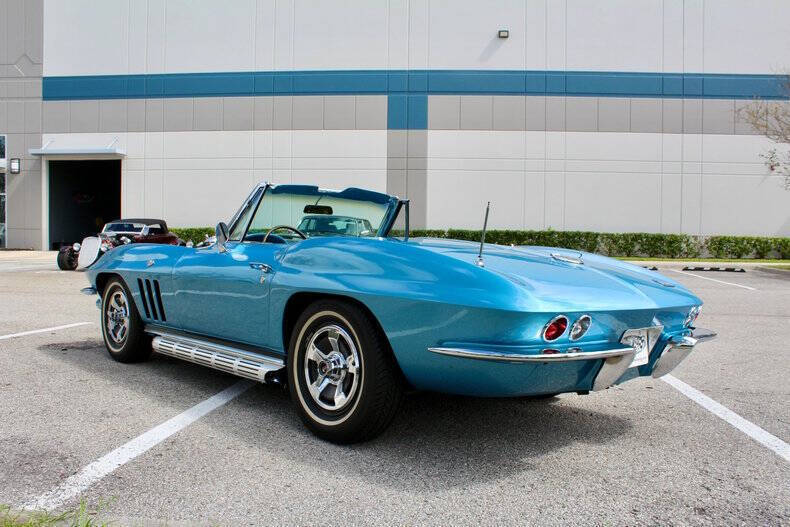 Chevrolet-Corvette-Coupe-1966-Blue-Blue-145232-11