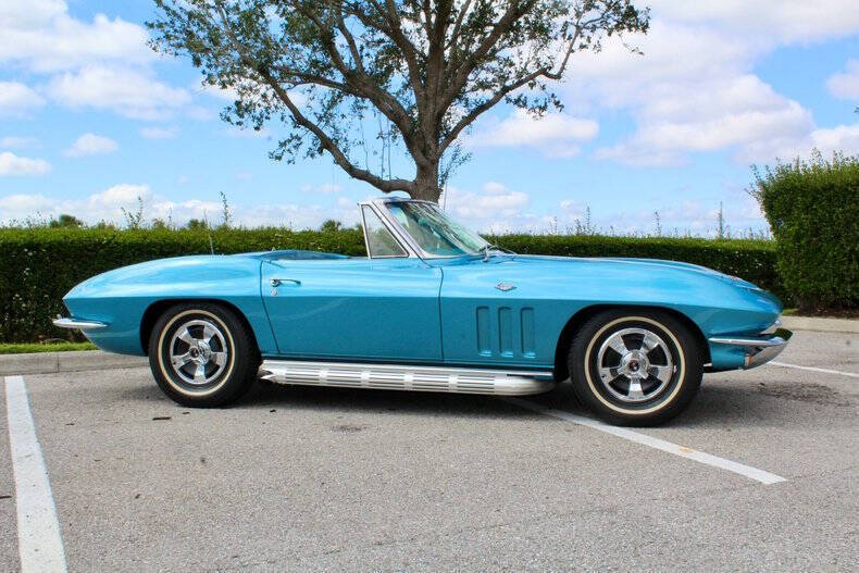 Chevrolet-Corvette-Coupe-1966-Blue-Blue-145232-2