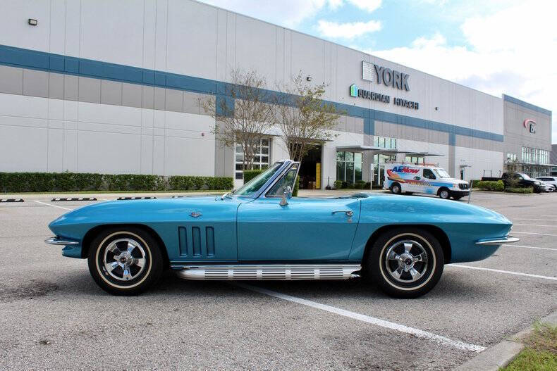 Chevrolet-Corvette-Coupe-1966-Blue-Blue-145232-9