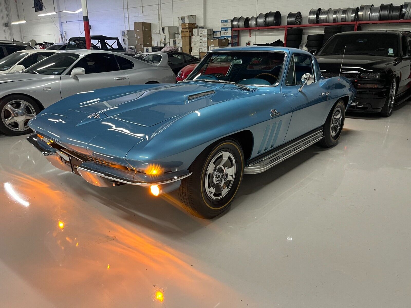 Chevrolet-Corvette-Coupe-1966-NASSAU-BLUE-Blue-386-11