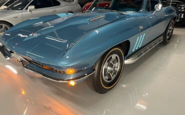 Chevrolet-Corvette-Coupe-1966-NASSAU-BLUE-Blue-386-3