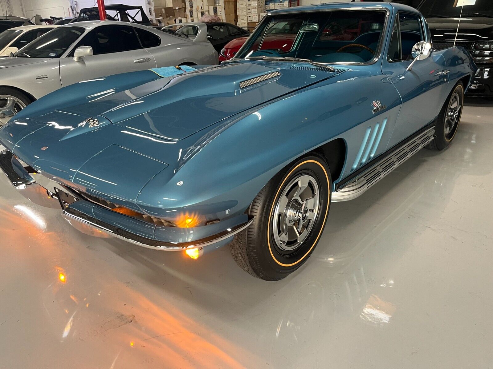 Chevrolet-Corvette-Coupe-1966-NASSAU-BLUE-Blue-386-3