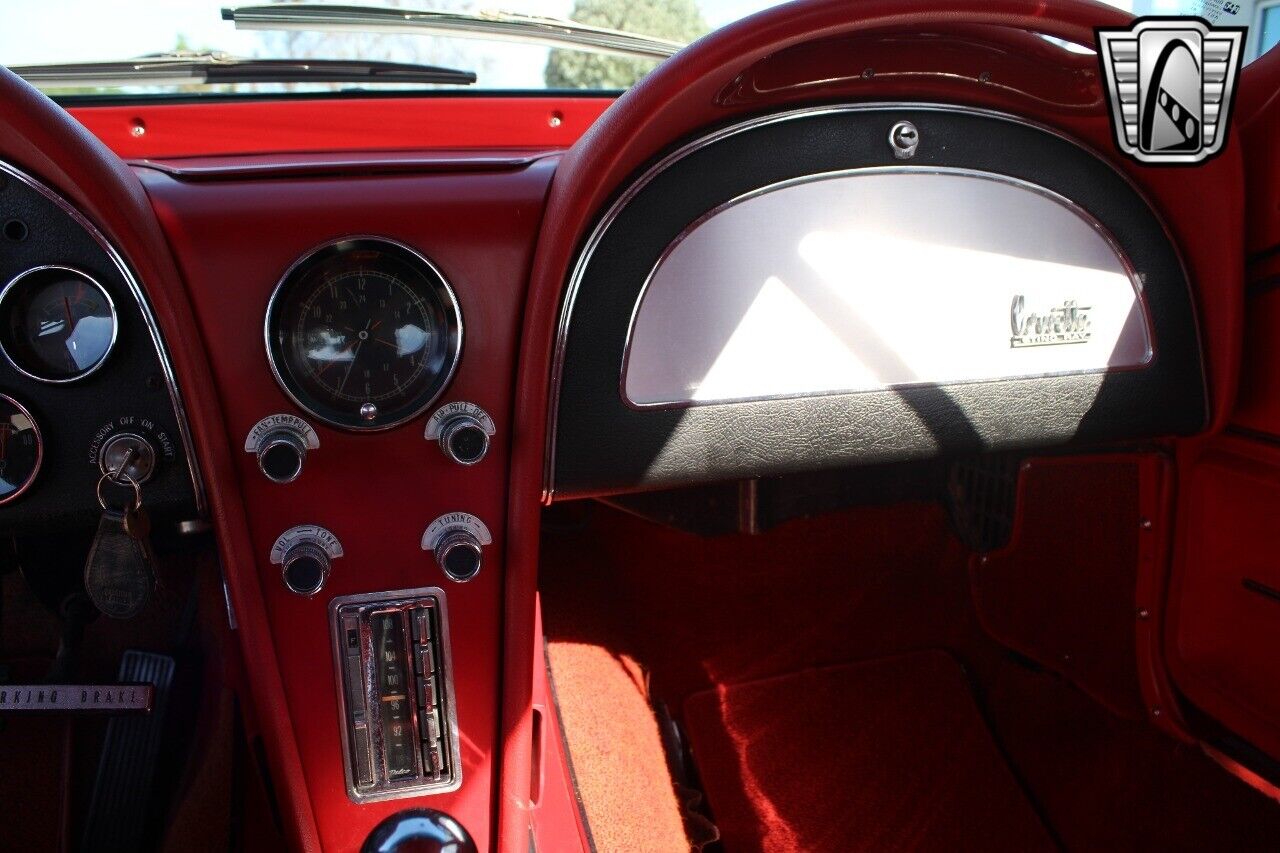 Chevrolet-Corvette-Coupe-1966-Red-Red-34063-2