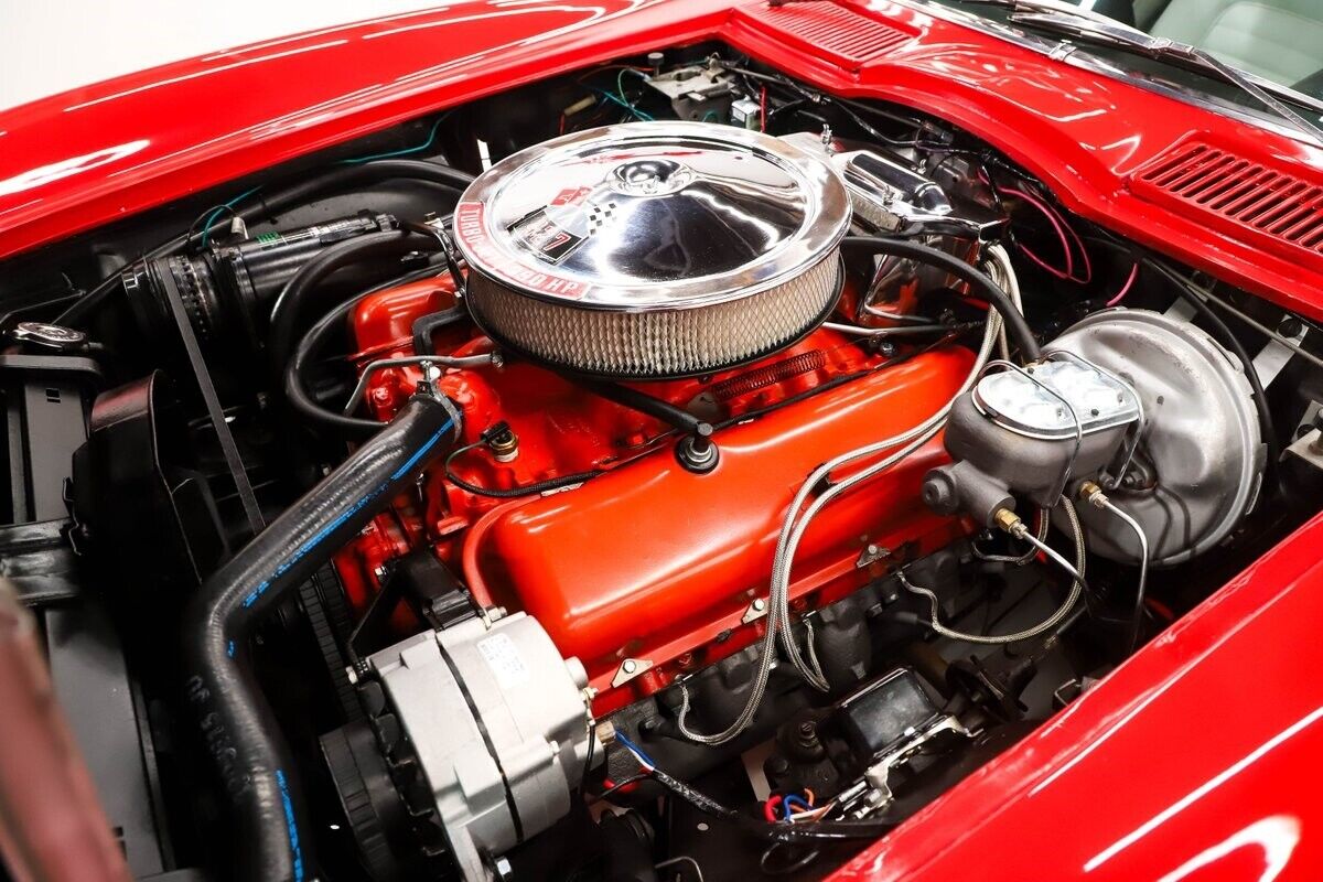 Chevrolet-Corvette-Coupe-1966-Red-White-0-5