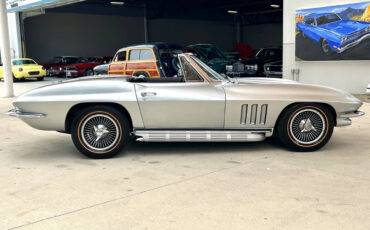 Chevrolet-Corvette-Coupe-1966-Silver-Black-104284-3