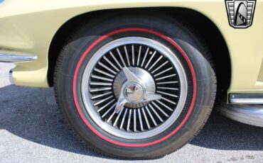 Chevrolet-Corvette-Coupe-1966-Yellow-Black-70967-6