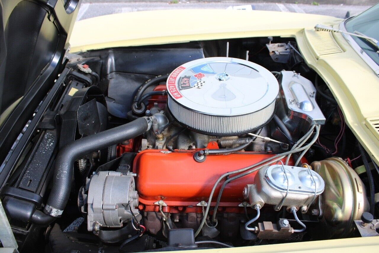 Chevrolet-Corvette-Coupe-1966-Yellow-Black-70967-9