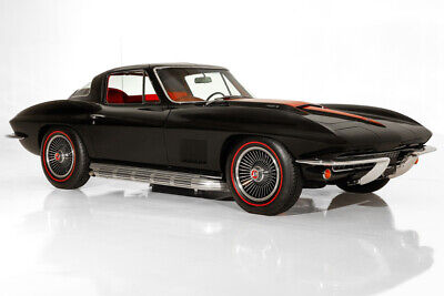 Chevrolet-Corvette-Coupe-1967-Black-Red-0-3