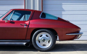 Chevrolet-Corvette-Coupe-1967-Burgundy-Black-91997-4