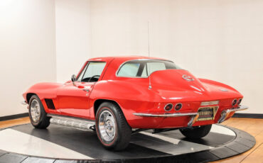 Chevrolet-Corvette-Coupe-1967-Red-Black-133102-5