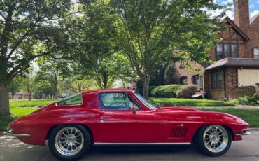 Chevrolet-Corvette-Coupe-1967-Red-Red-805-12