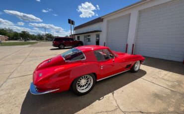 Chevrolet-Corvette-Coupe-1967-Red-Red-805-14