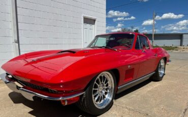 Chevrolet-Corvette-Coupe-1967-Red-Red-805-2