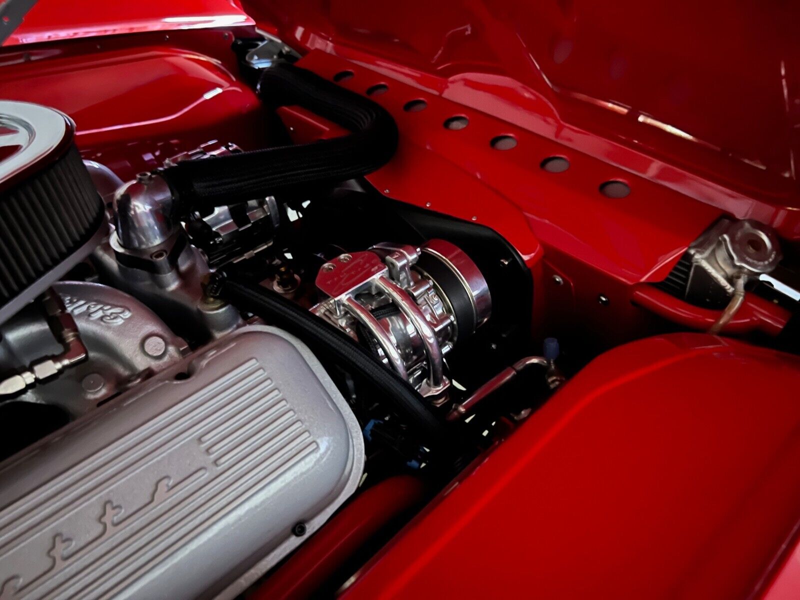 Chevrolet-Corvette-Coupe-1967-Red-Red-805-26