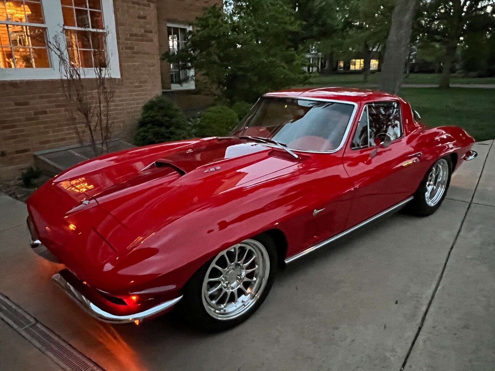 Chevrolet-Corvette-Coupe-1967-Red-Red-805-37