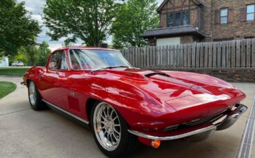 Chevrolet-Corvette-Coupe-1967-Red-Red-805-4