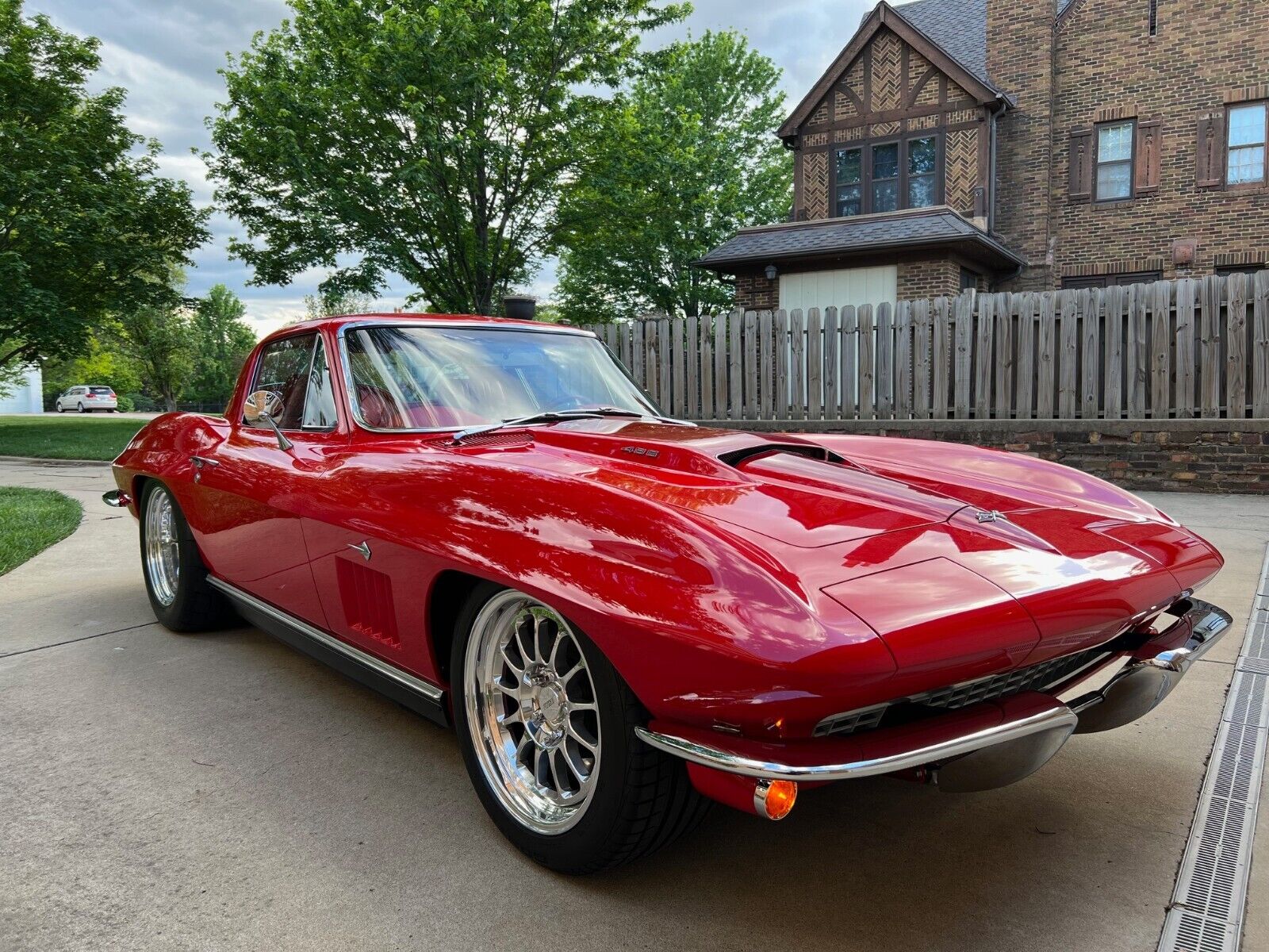 Chevrolet-Corvette-Coupe-1967-Red-Red-805-4