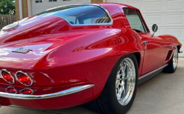 Chevrolet-Corvette-Coupe-1967-Red-Red-805-9