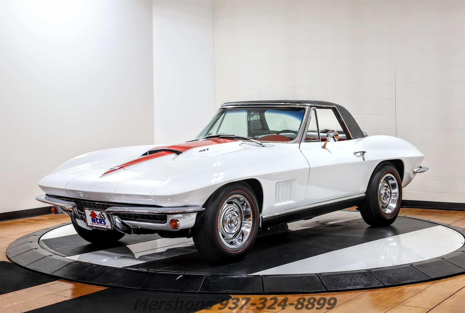 Chevrolet-Corvette-Coupe-1967-White-Red-84998-11