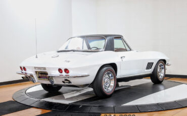 Chevrolet-Corvette-Coupe-1967-White-Red-84998-14