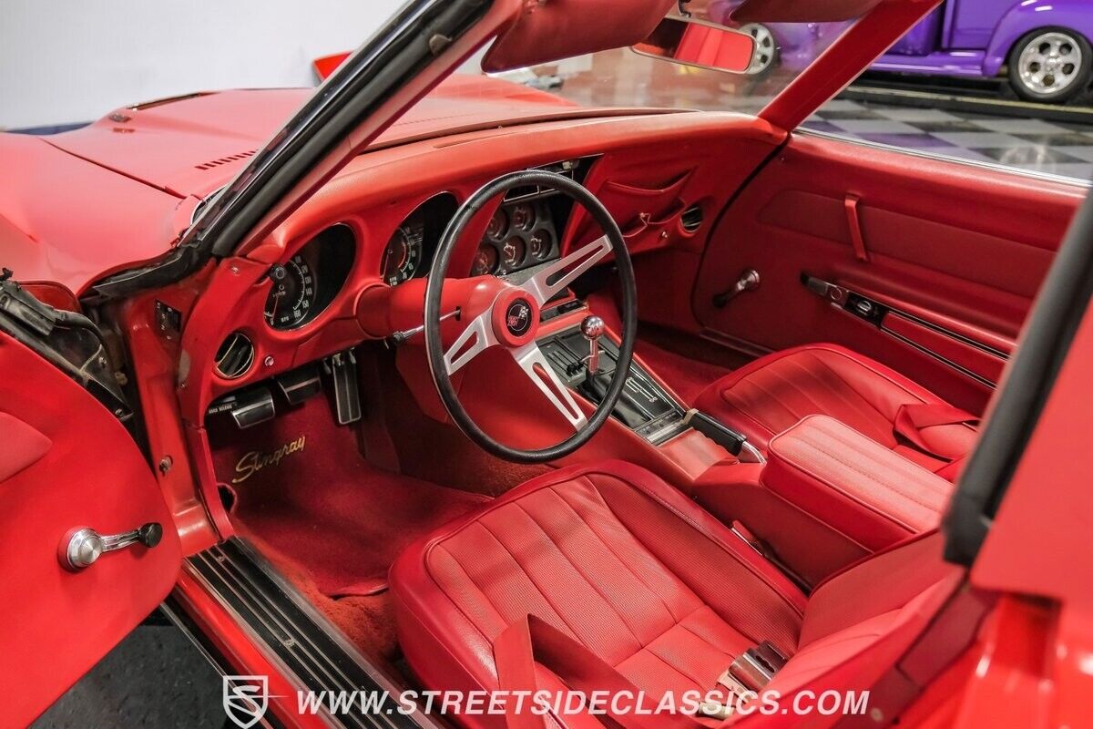 Chevrolet-Corvette-Coupe-1969-Red-Red-74376-4