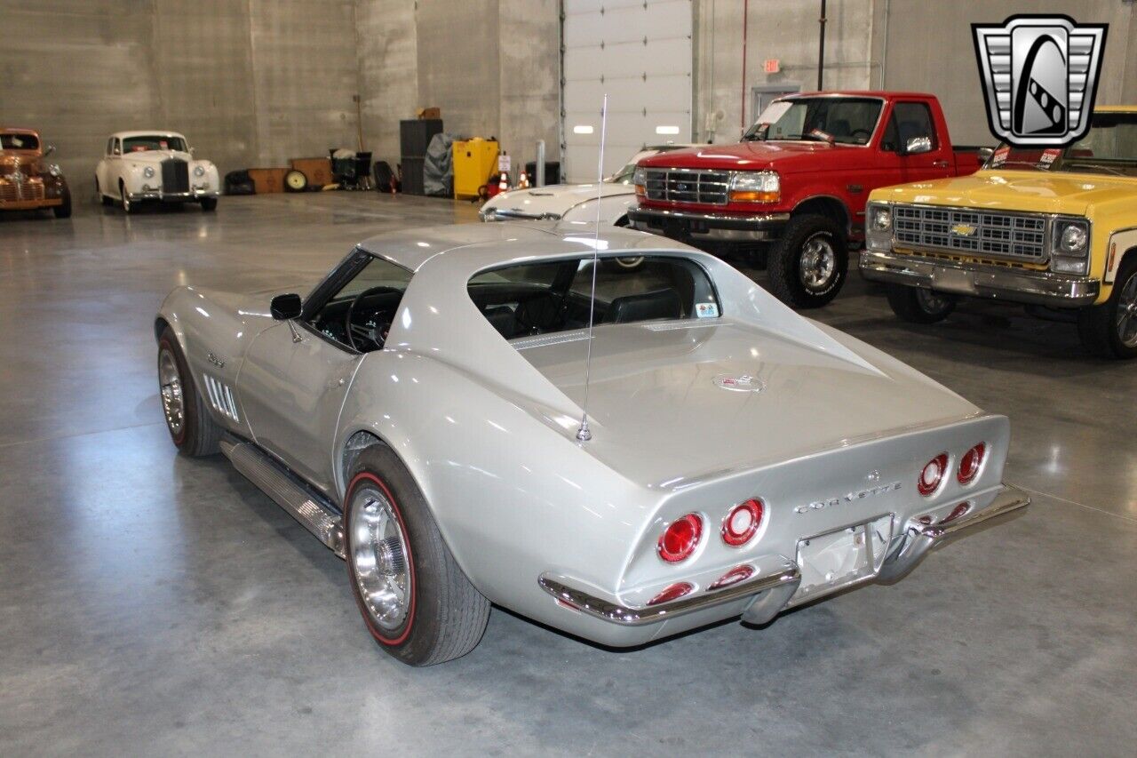 Chevrolet-Corvette-Coupe-1969-Silver-Black-61715-3